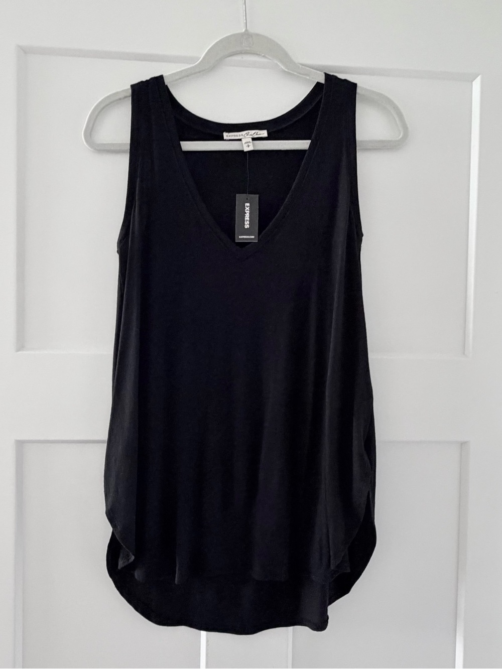 Express One Eleven Women’s V-Neck London Tank Size Small New With Tags